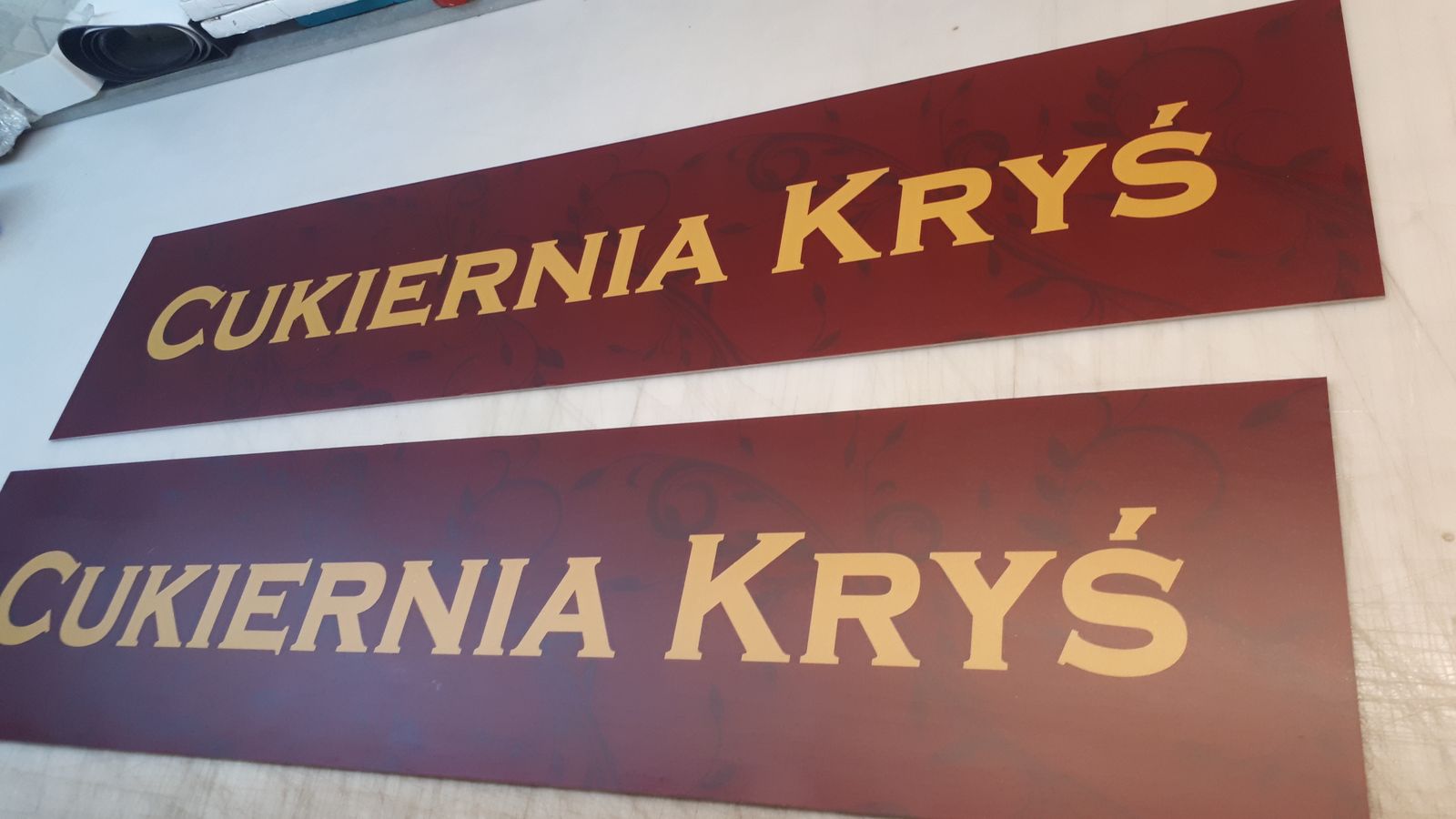 Realizacja: panelowy szyld dibond — Cukiernia Kryś